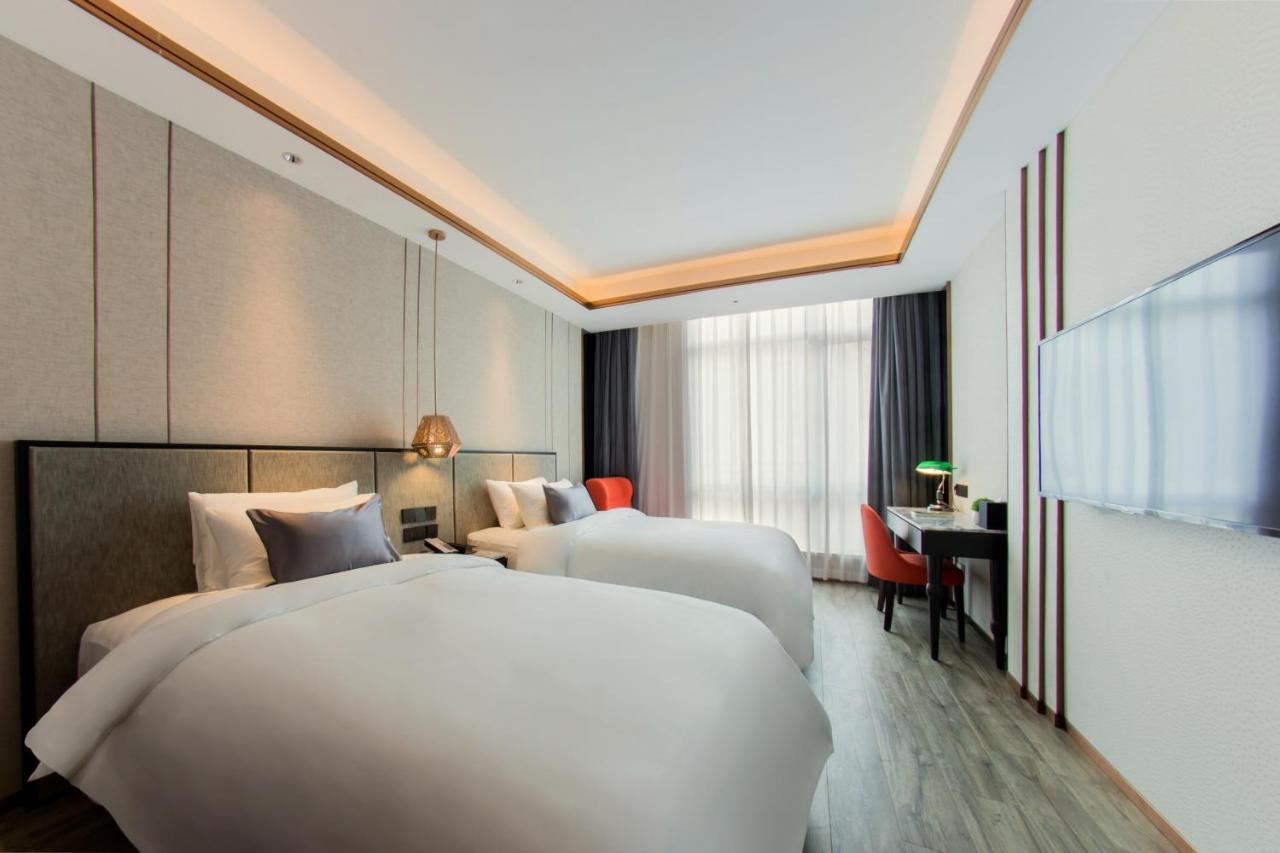 Yitel Premium Hotel Shanghai Exterior photo