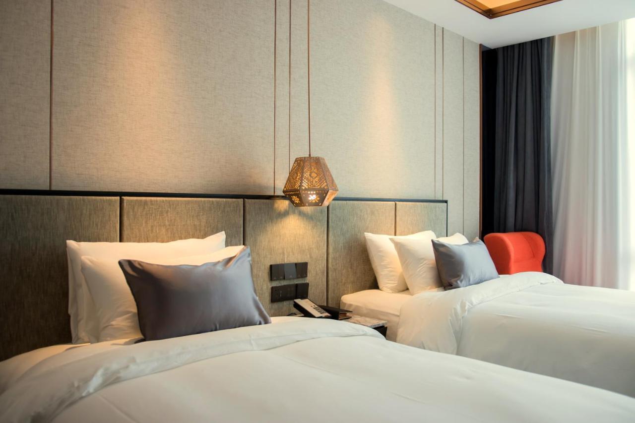 Yitel Premium Hotel Shanghai Exterior photo