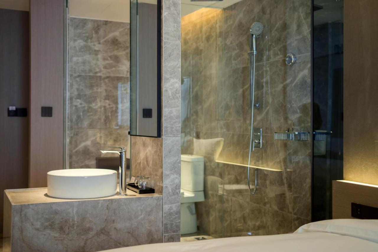 Yitel Premium Hotel Shanghai Exterior photo